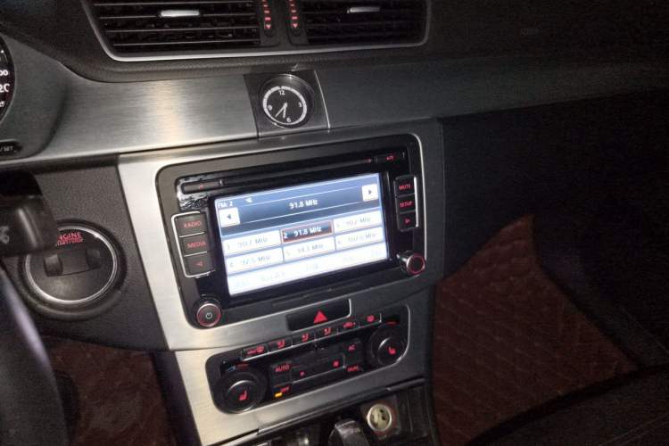 Used Volkswagen FAW-Volkswagen CC 2012 2.0 TSI Luxury Model Audio And AC Panel