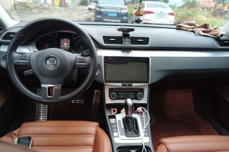 Used Volkswagen FAW-Volkswagen CC 2012 2.0 TSI Luxury Model Center Console