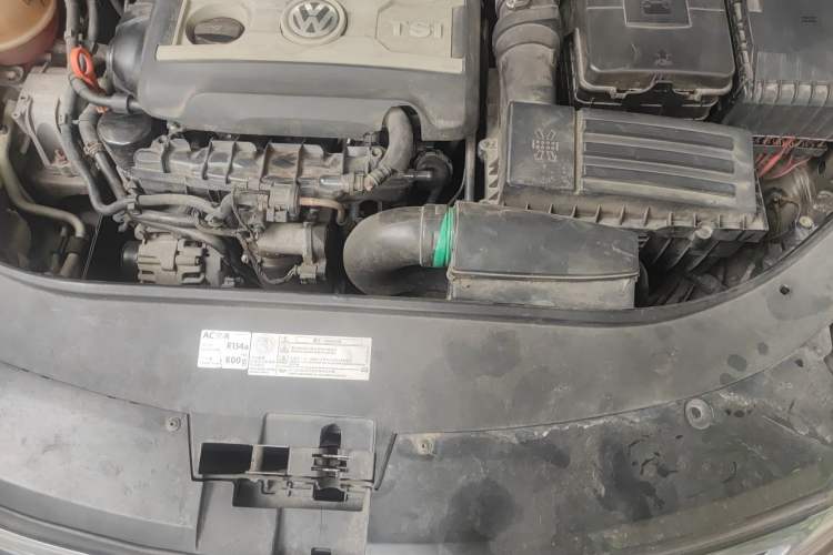 Used Volkswagen FAW-Volkswagen CC 2012 1.8TSI Luxury Model Engine Bay