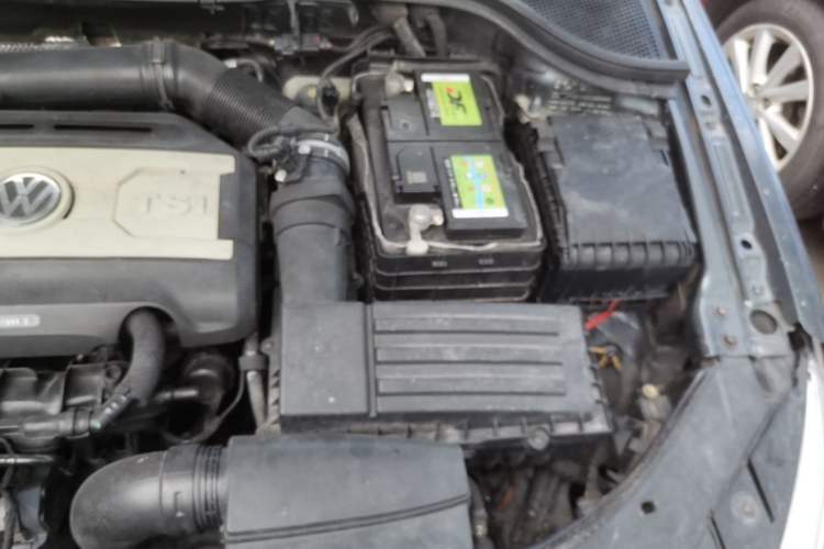 Used Volkswagen FAW-Volkswagen CC 2012 2.0 TSI Luxury Model Engine Bay Left