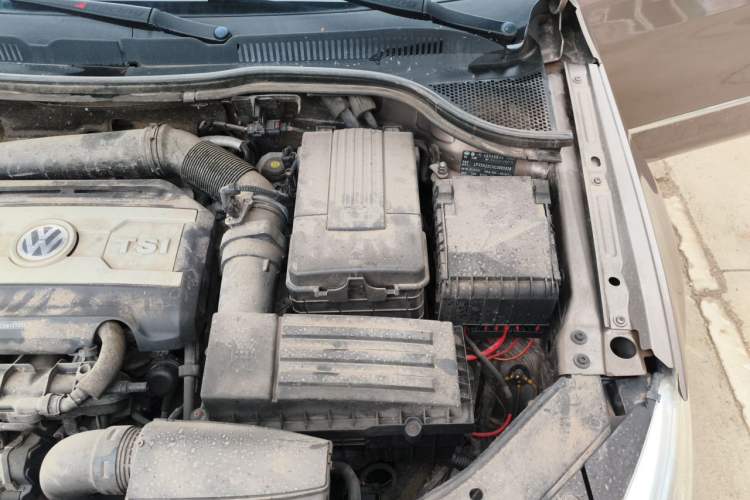 Used Volkswagen FAW-Volkswagen CC 2012 2.0 TSI Luxury Model Engine Bay Left