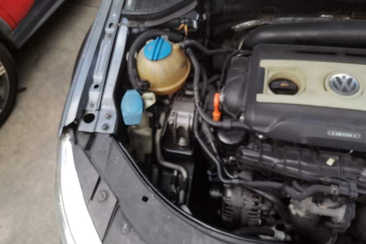 Used Volkswagen FAW-Volkswagen CC 2012 2.0 TSI Luxury Model Engine Bay Right