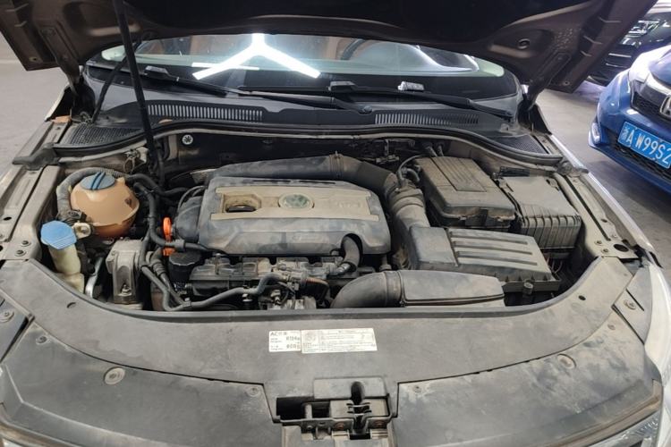 Used Volkswagen FAW-Volkswagen CC 2012 1.8TSI Elite Edition Engine Bay
