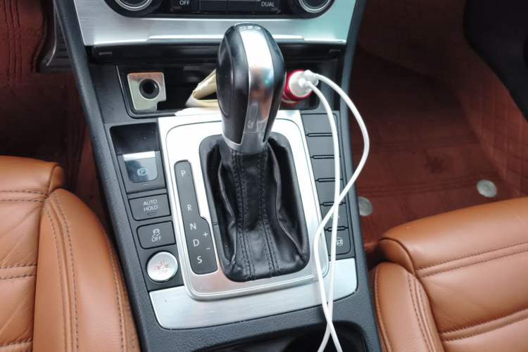 Used Volkswagen FAW-Volkswagen CC 2012 2.0 TSI Luxury Model Gear Lever