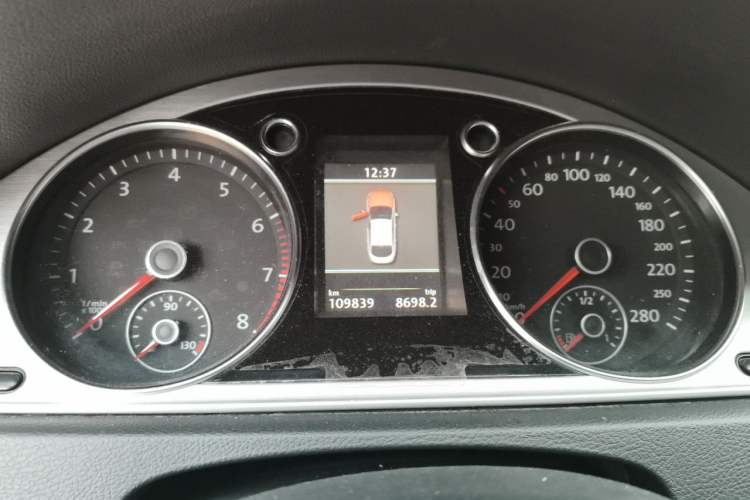 Used Volkswagen FAW-Volkswagen CC 2012 2.0 TSI Luxury Model Instrument Cluster