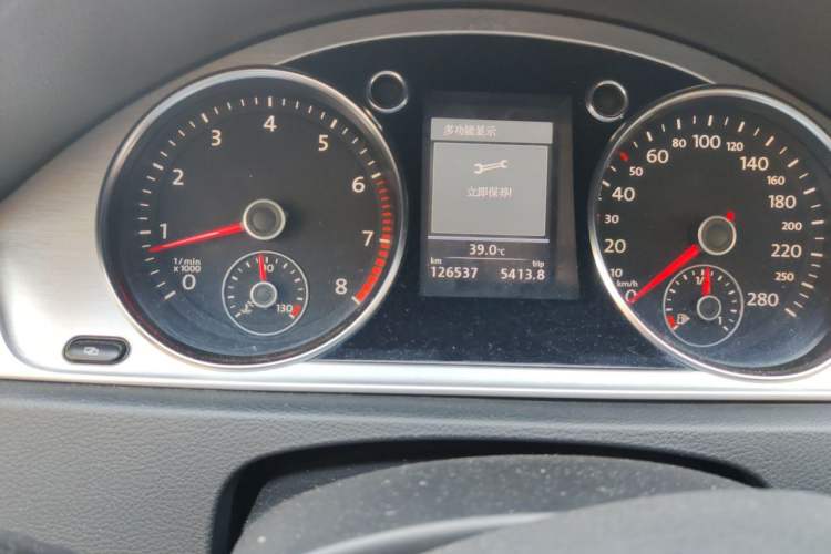 Used Volkswagen FAW-Volkswagen CC 2012 2.0 TSI Ultimate Edition Odometer Close Up