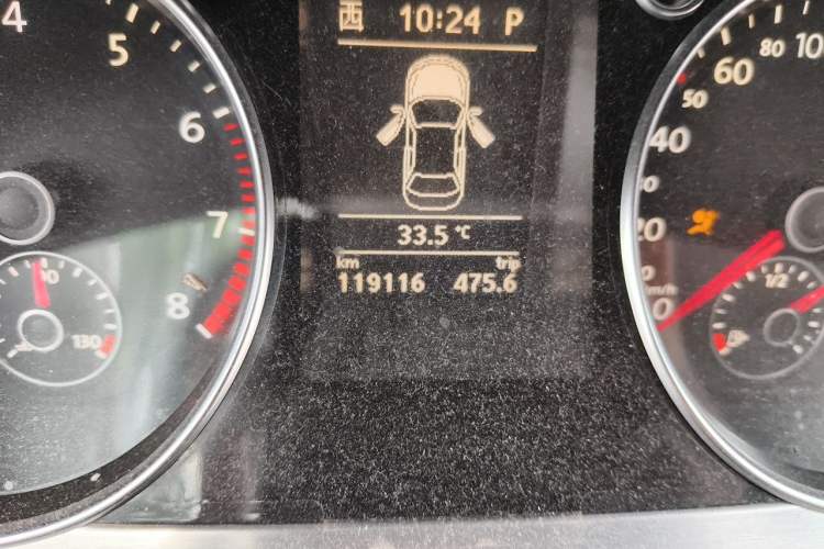 Used Volkswagen FAW-Volkswagen CC 2012 2.0 TSI Ultimate Edition Odometer Close Up