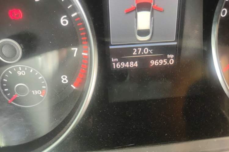 Used Volkswagen FAW-Volkswagen CC 2012 1.8TSI Luxury Model Odometer Close Up