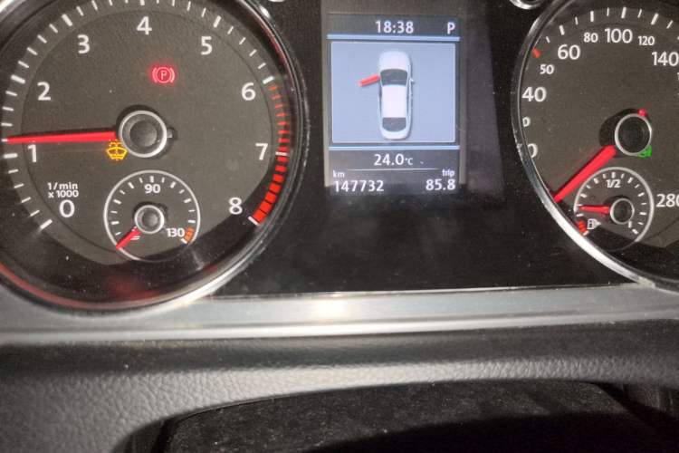 Used Volkswagen FAW-Volkswagen CC 2012 2.0 TSI Luxury Model Odometer Close Up
