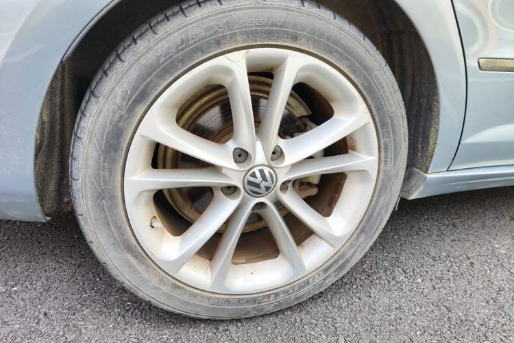 Used Volkswagen FAW-Volkswagen CC 2012 2.0 TSI Ultimate Edition Right Front Wheel Hub