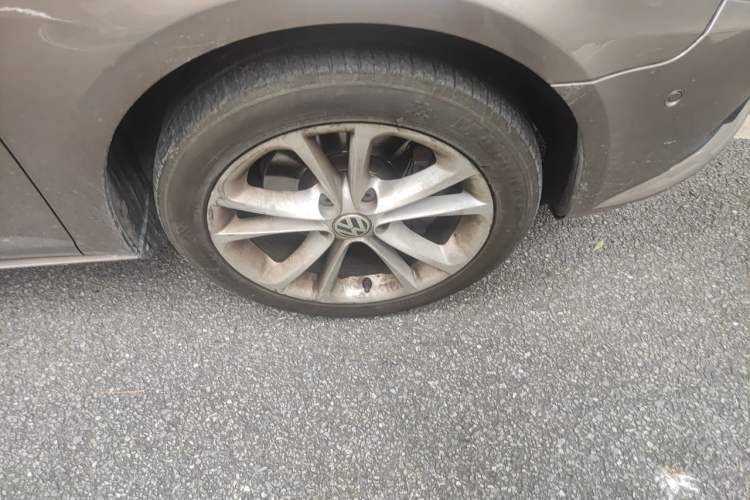 Used Volkswagen FAW-Volkswagen CC 2012 1.8TSI Luxury Model Right Front Wheel Hub