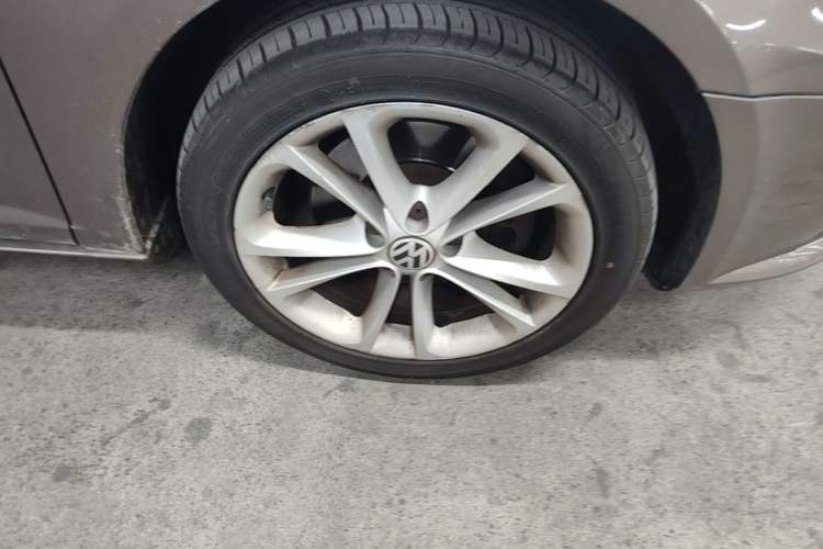 Used Volkswagen FAW-Volkswagen CC 2012 1.8TSI Elite Edition Right Front Wheel Hub