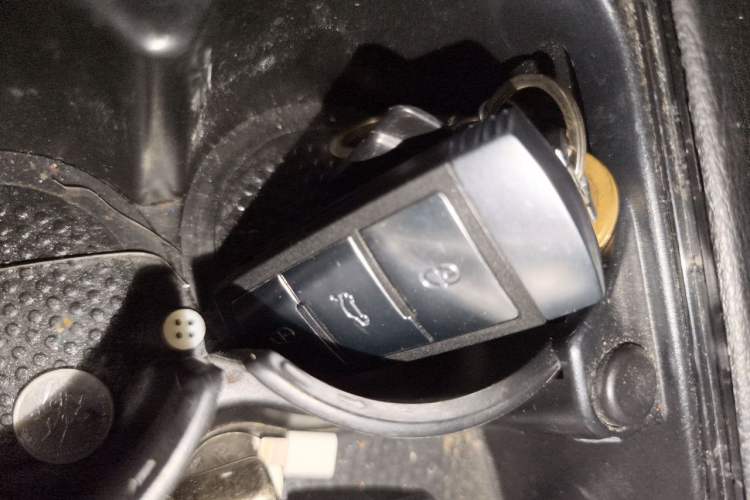 Used Volkswagen FAW-Volkswagen CC 2012 2.0 TSI Luxury Model Vehicle Key
