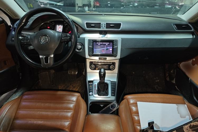 Used Volkswagen FAW-Volkswagen CC 2012 2.0 TSI Prestige Edition Center Console
