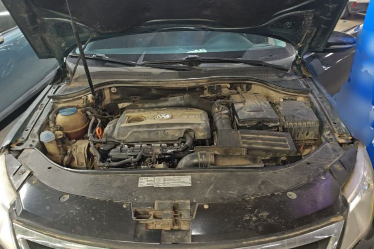 Used Volkswagen FAW-Volkswagen CC 2012 2.0 TSI Prestige Edition Engine Bay