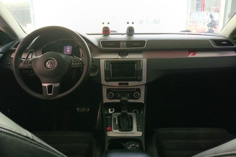 Used Volkswagen FAW-Volkswagen CC 2012 1.8TSI Luxury Model Center Console
