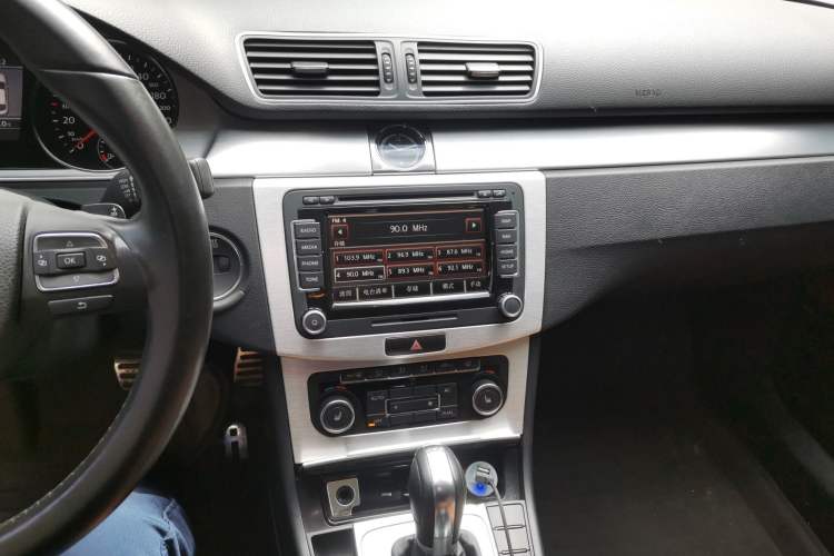 Used Volkswagen FAW-Volkswagen CC 2012 2.0 TSI Ultimate Edition Audio And AC Panel