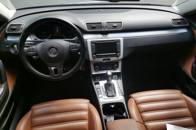 Used Volkswagen FAW-Volkswagen CC 2012 2.0 TSI Ultimate Edition Center Console