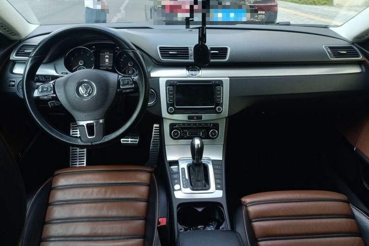 Used Volkswagen FAW-Volkswagen CC 2012 3.0 FSI V6 Center Console