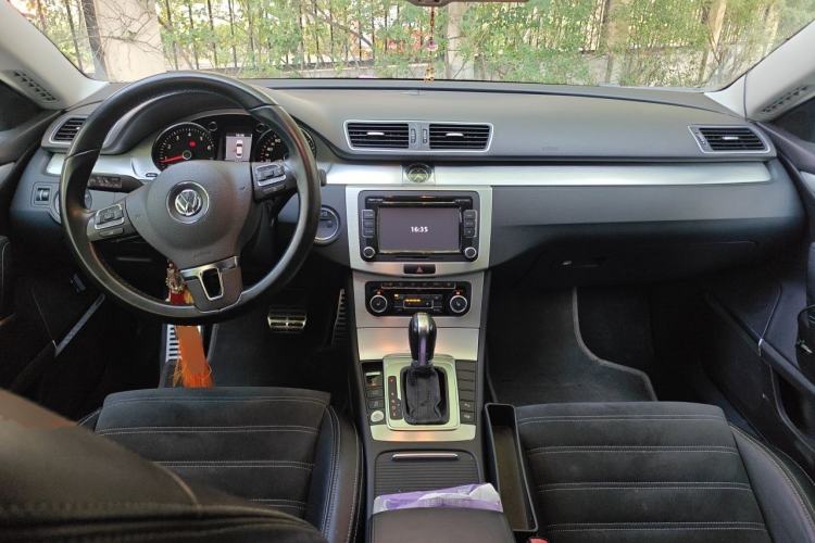 Used Volkswagen FAW-Volkswagen CC 2012 1.8TSI Luxury Model Center Console
