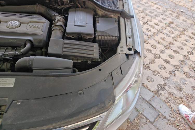 Used Volkswagen FAW-Volkswagen CC 2012 1.8TSI Luxury Model Engine Bay Left