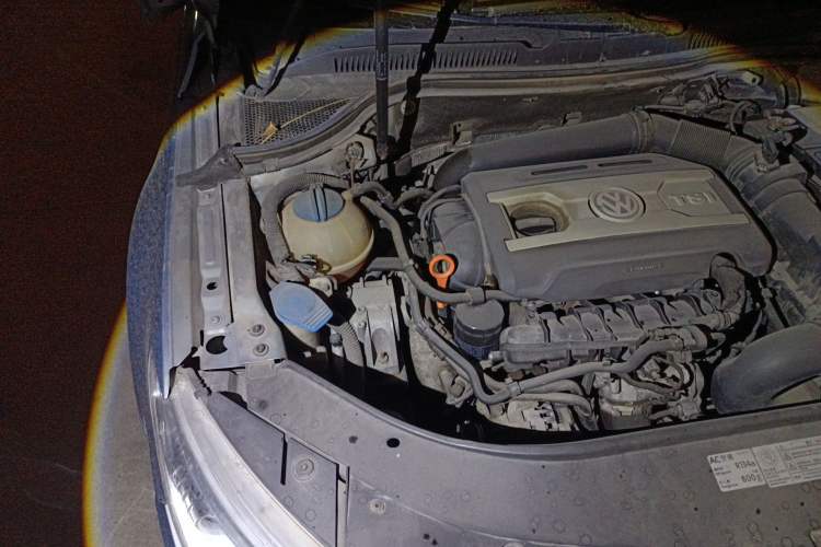 Used Volkswagen FAW-Volkswagen CC 2012 2.0 TSI Luxury Model Engine Bay Right