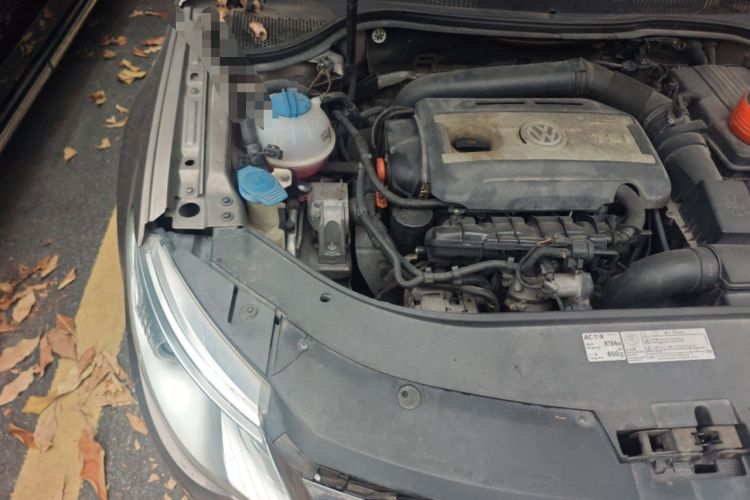 Used Volkswagen FAW-Volkswagen CC 2012 1.8TSI Luxury Model Engine Bay Right