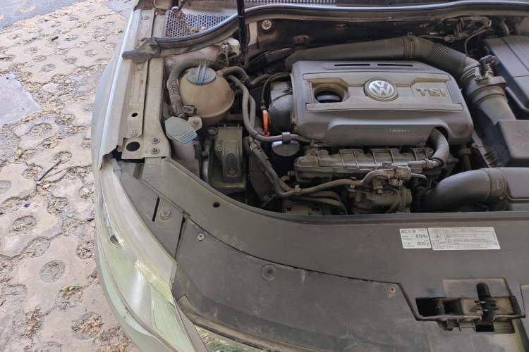 Used Volkswagen FAW-Volkswagen CC 2012 1.8TSI Luxury Model Engine Bay Right