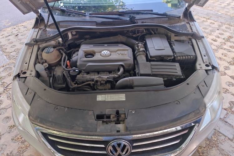 Used Volkswagen FAW-Volkswagen CC 2012 1.8TSI Luxury Model Engine Bay