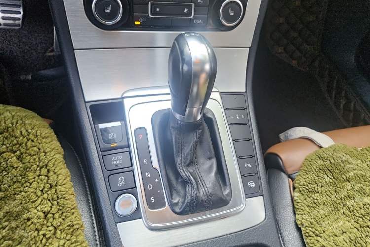 Used Volkswagen FAW-Volkswagen CC 2012 3.0 FSI V6 Gear Lever