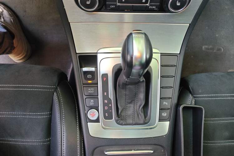 Used Volkswagen FAW-Volkswagen CC 2012 1.8TSI Luxury Model Gear Lever
