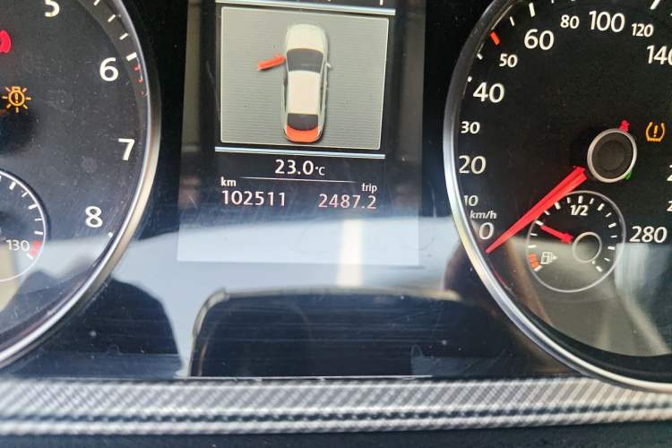 Used Volkswagen FAW-Volkswagen CC 2012 3.0 FSI V6 Odometer Close Up