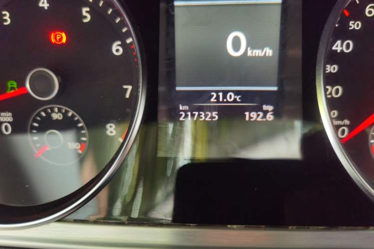 Used Volkswagen FAW-Volkswagen CC 2012 2.0 TSI Ultimate Edition Odometer Close Up
