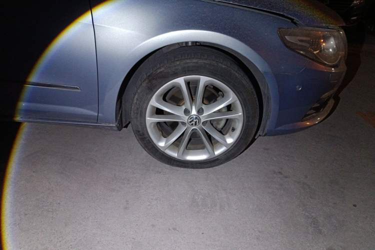 Used Volkswagen FAW-Volkswagen CC 2012 2.0 TSI Luxury Model Right Front Wheel Hub