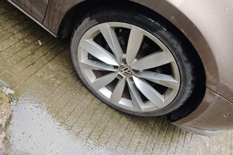 Used Volkswagen FAW-Volkswagen CC 2012 2.0 TSI Ultimate Edition Right Front Wheel Hub