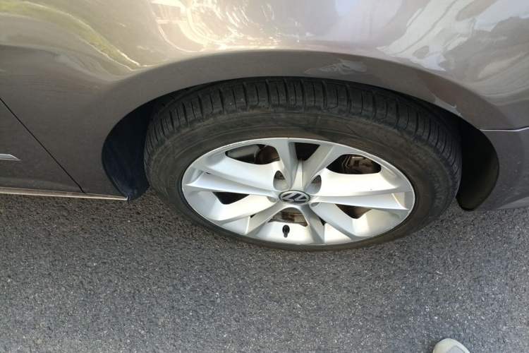 Used Volkswagen FAW-Volkswagen CC 2012 3.0 FSI V6 Right Front Wheel Hub