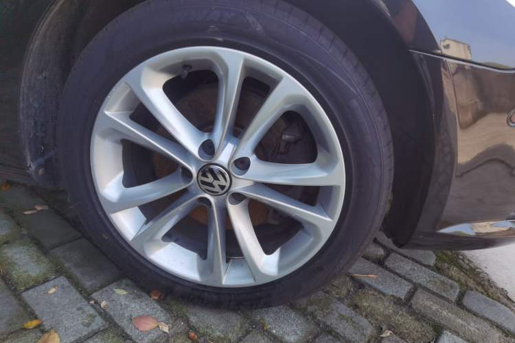 Used Volkswagen FAW-Volkswagen CC 2012 2.0 TSI Ultimate Edition Right Front Wheel Hub
