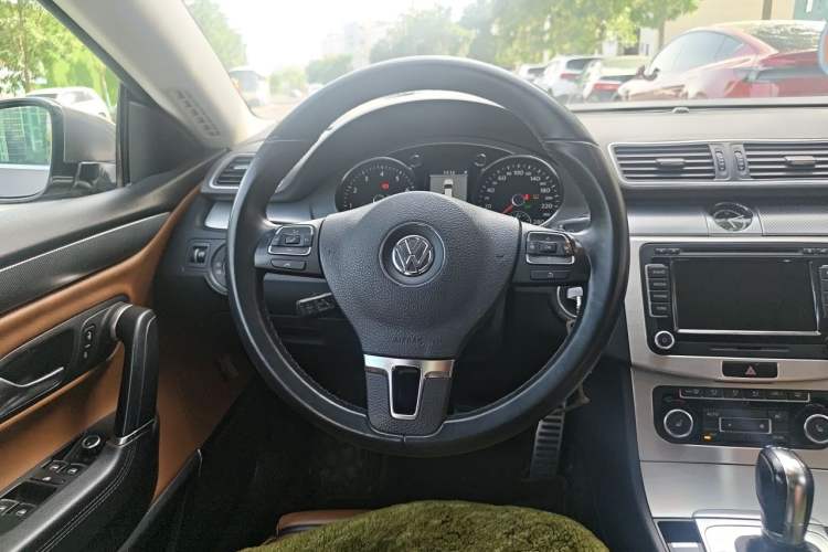 Used Volkswagen FAW-Volkswagen CC 2012 3.0 FSI V6 Steering Wheel