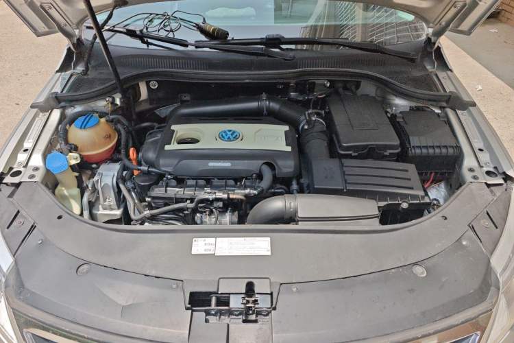 Used Volkswagen FAW-Volkswagen CC 2012 2.0 TSI Luxury Model Engine Bay