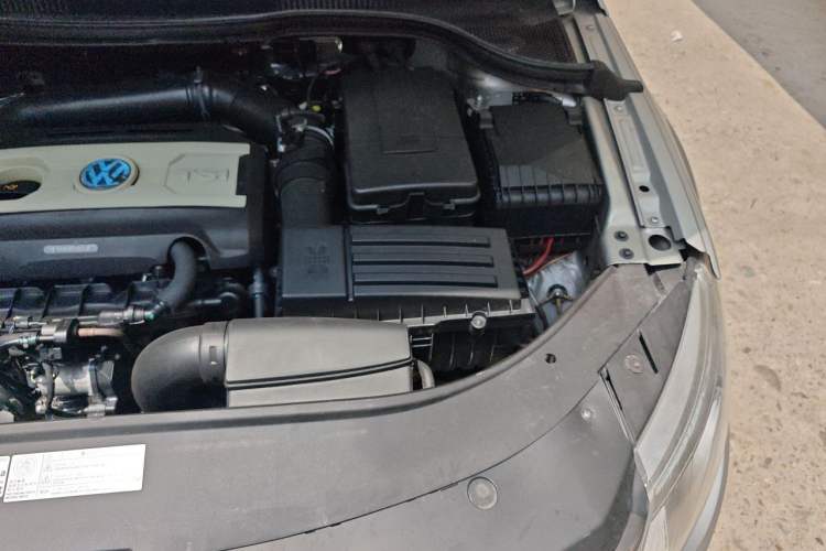 Used Volkswagen FAW-Volkswagen CC 2012 2.0 TSI Luxury Model Engine Bay Left