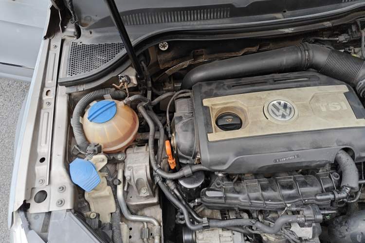 Used Volkswagen FAW-Volkswagen CC 2012 2.0 TSI Luxury Model Engine Bay Right