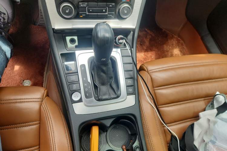 Used Volkswagen FAW-Volkswagen CC 2012 2.0 TSI Ultimate Edition Gear Lever