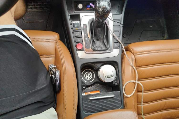 Used Volkswagen FAW-Volkswagen CC 2012 2.0 TSI Luxury Model Gear Lever