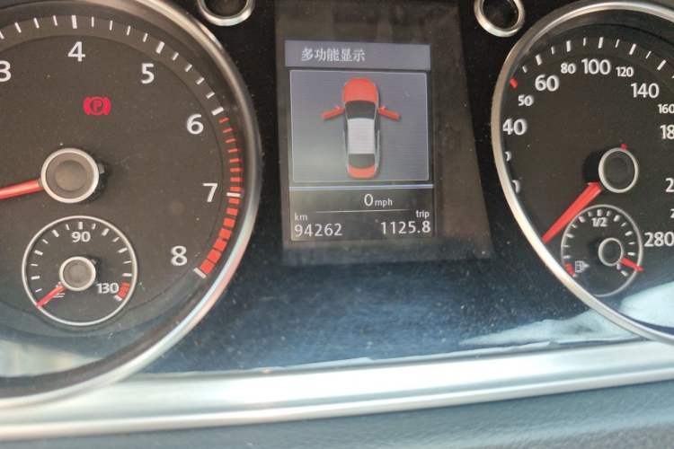 Used Volkswagen FAW-Volkswagen CC 2012 2.0 TSI Luxury Model Odometer Close Up
