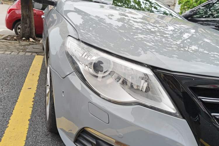Used Volkswagen FAW-Volkswagen CC 2012 2.0 TSI Luxury Model Right Front Headlight