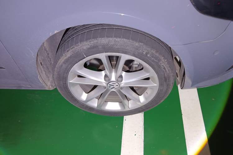 Used Volkswagen FAW-Volkswagen CC 2012 2.0 TSI Ultimate Edition Right Front Wheel Hub
