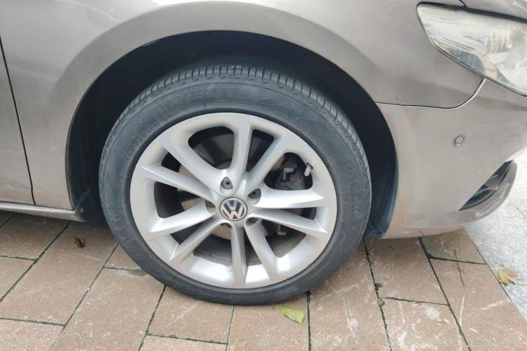 Used Volkswagen FAW-Volkswagen CC 2012 1.8TSI Elite Edition Right Front Wheel Hub