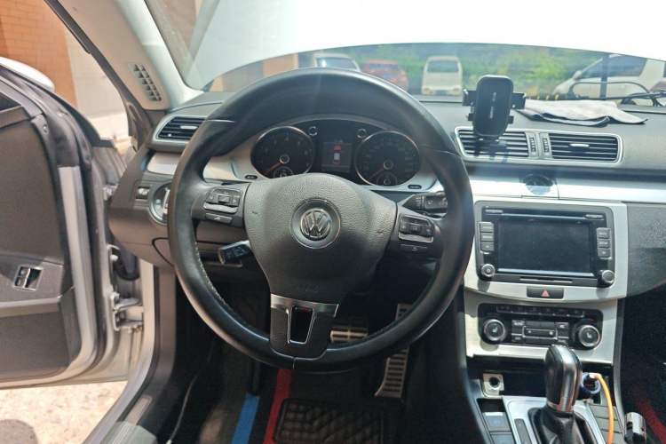 Used Volkswagen FAW-Volkswagen CC 2012 2.0 TSI Luxury Model Steering Wheel