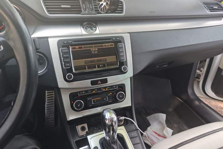 Used Volkswagen FAW-Volkswagen CC 2012 3.0 FSI V6 Audio And AC Panel