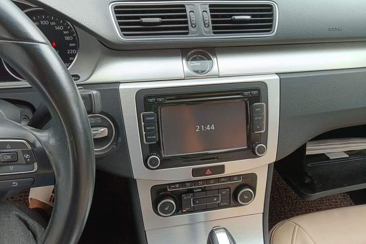 Used Volkswagen FAW-Volkswagen CC 2012 1.8TSI Elite Edition Audio And AC Panel